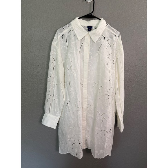 Roller Rabbit Dresses & Skirts - Roller Rabbit White Eyelet Palm Tree Shirt Dress Tunic Med Long Sleeve Slip